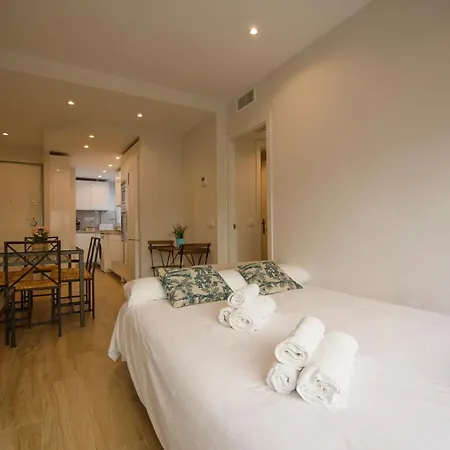 Rentalsevilla Pacheco Y Nunez Del Prado Appartamento